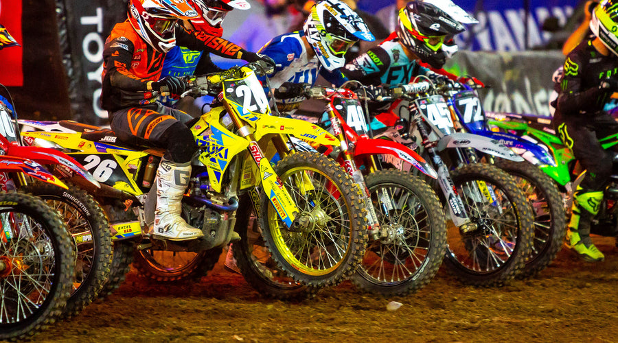 Suzuki's Alex Martin Endures Tough Glendale Supercross to Maintain Fifth in Championship Standings