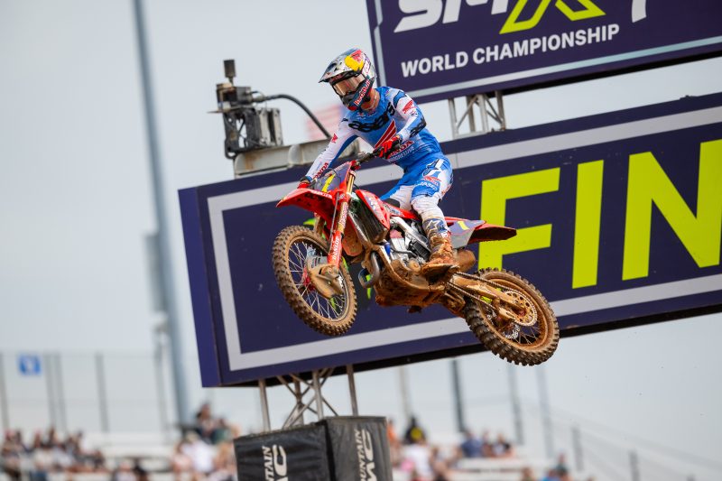 Jett Lawrence Tops Weather-Shortened Opening SMX Round – Yoshimura