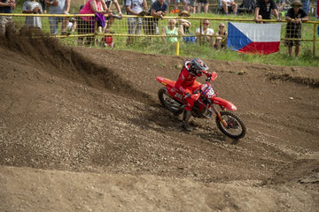 Gajser maintains championship lead after hard-fought Loket