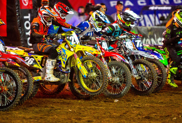 Suzuki's Alex Martin Endures Tough Glendale Supercross to Maintain Fifth in Championship Standings