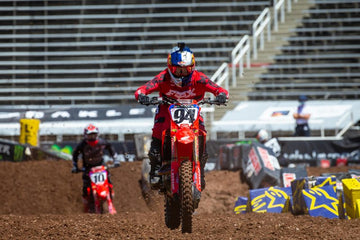 Top-Five Finish for Roczen at SLC 4 Supercross