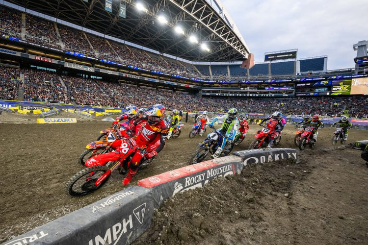 Hunter Lawrence minimizes damage on a difficult night in Seattle, retains points leads