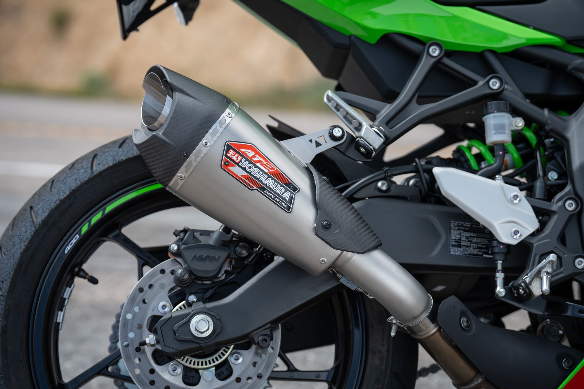 4つ Yoshimura ZX-4RR 2023-26 AT2 Stainless Slip-On Exhaust, w