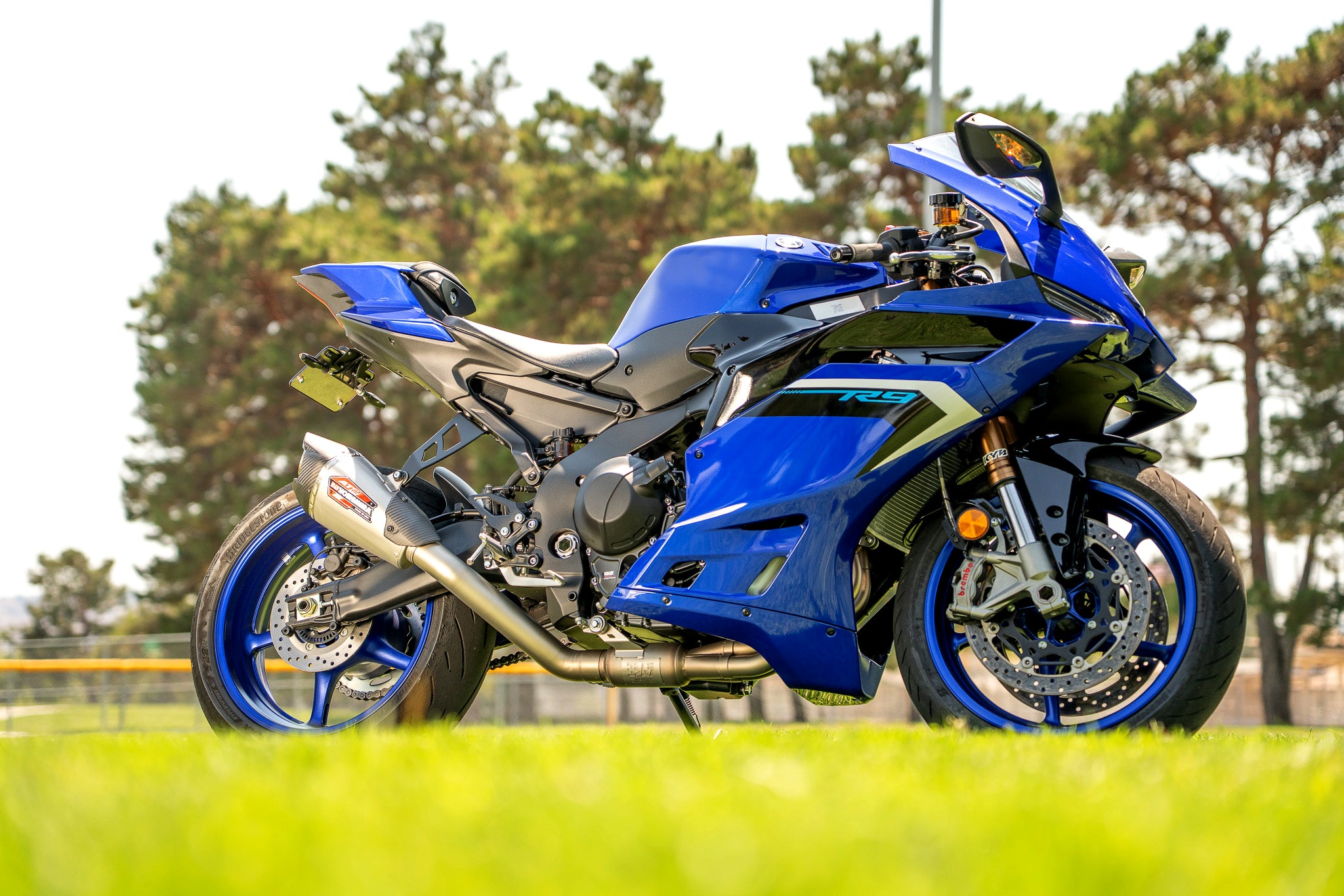 Yoshimura YZF-R9 2025-26 AT2 Stainless Full Exhaust, w/ Stainless