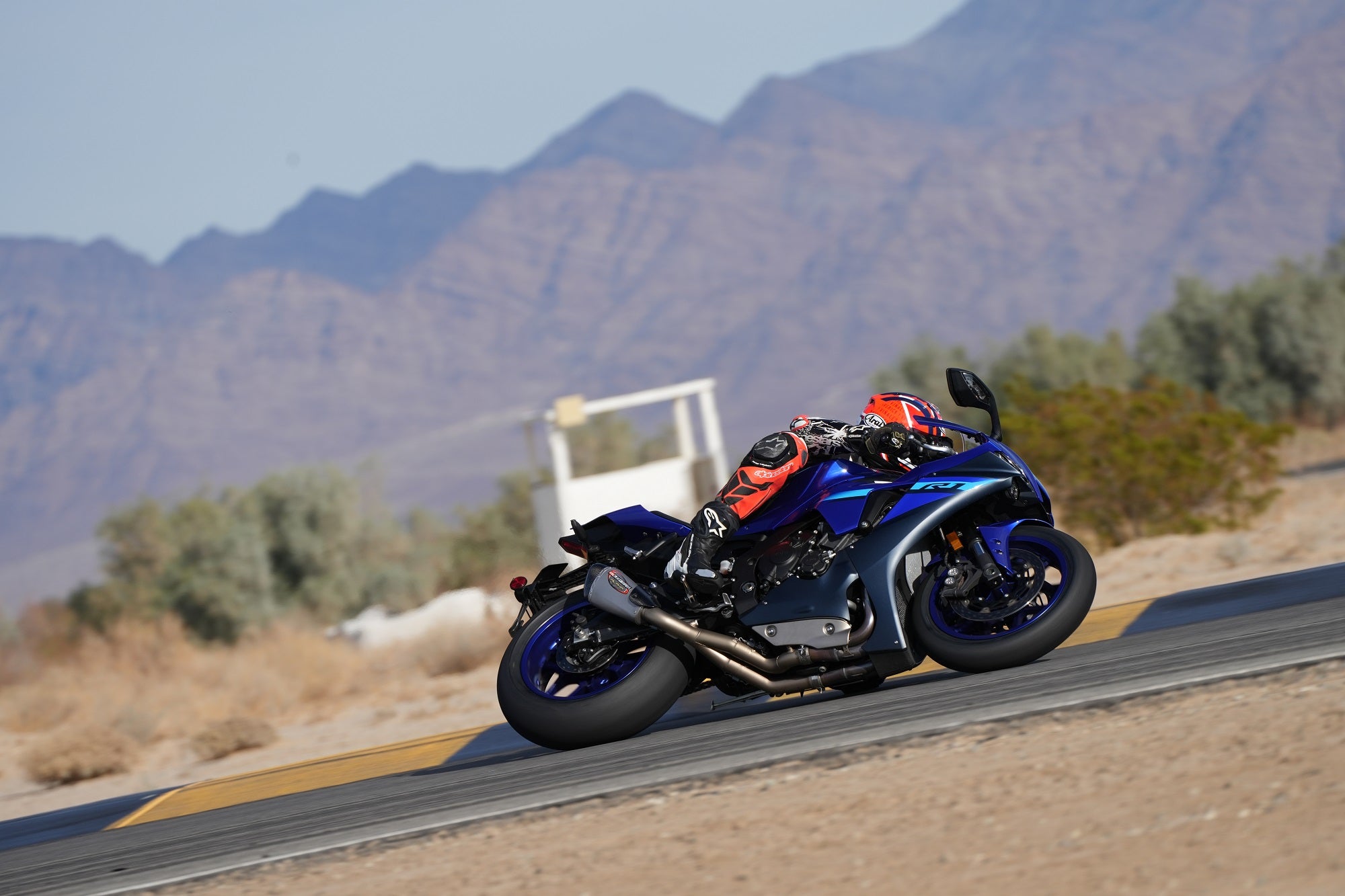 Yamaha r1 r22 hotsell